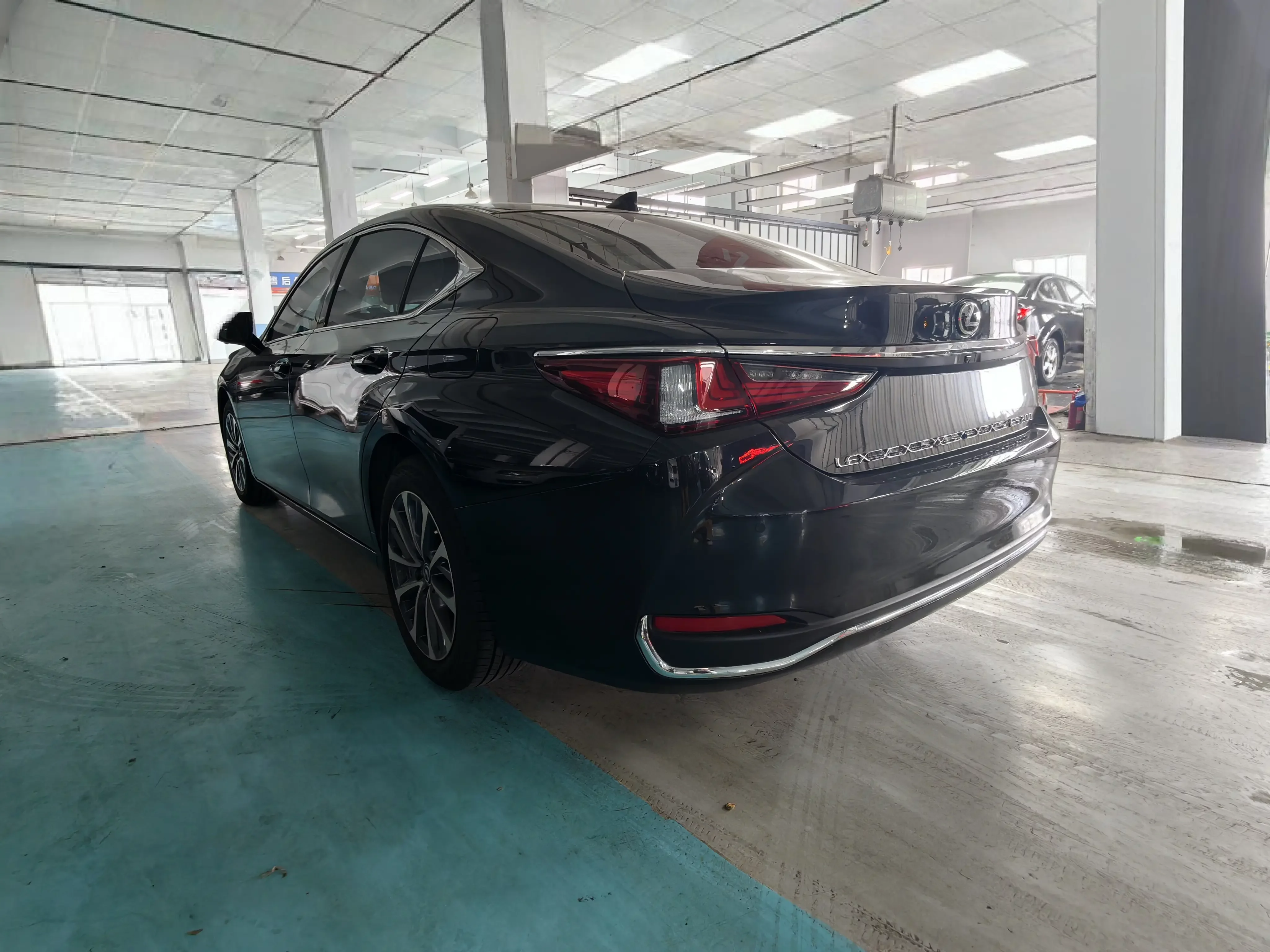 Lexus ES