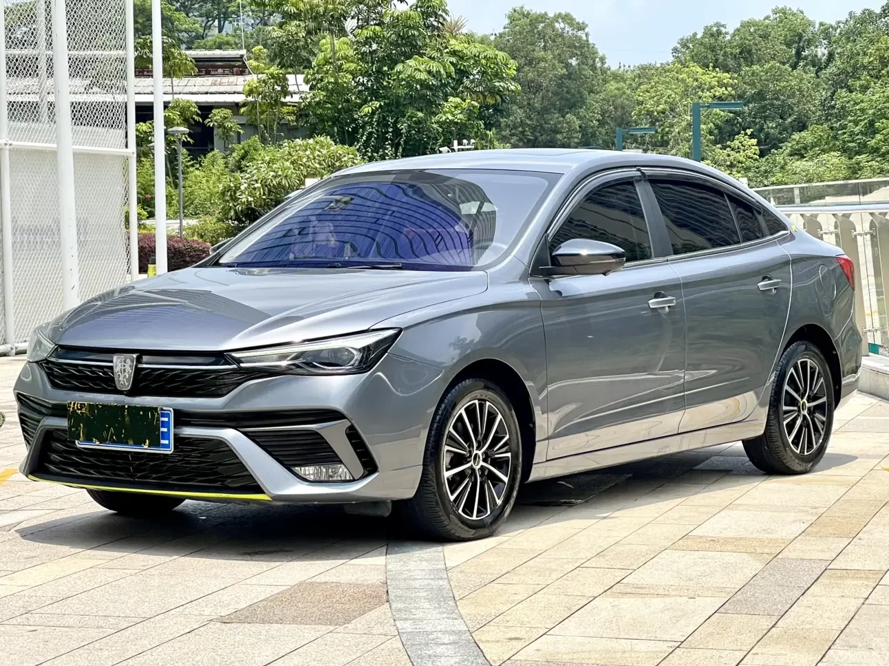 Roewe i5