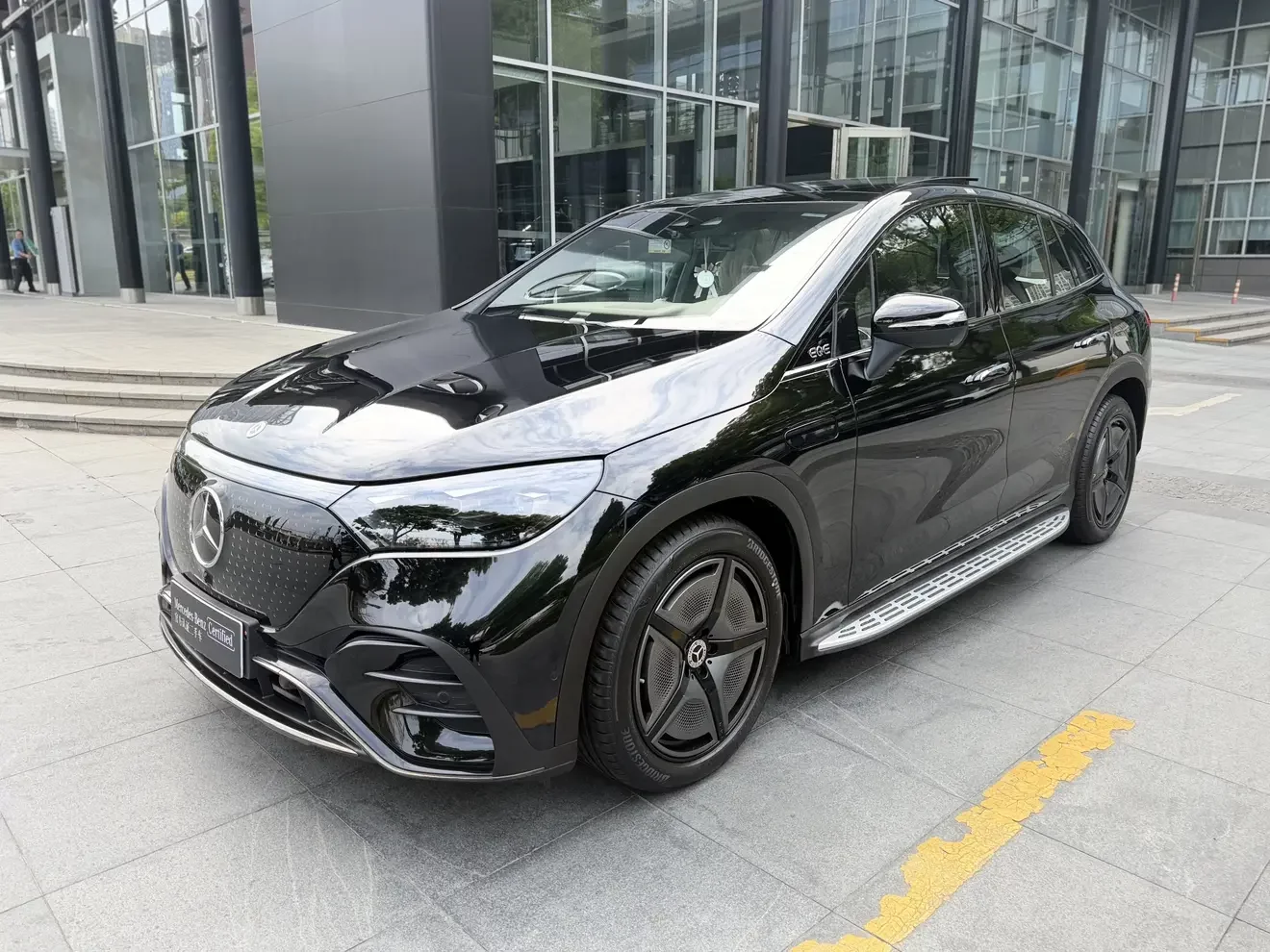 Mercedes-Benz EQE SUV