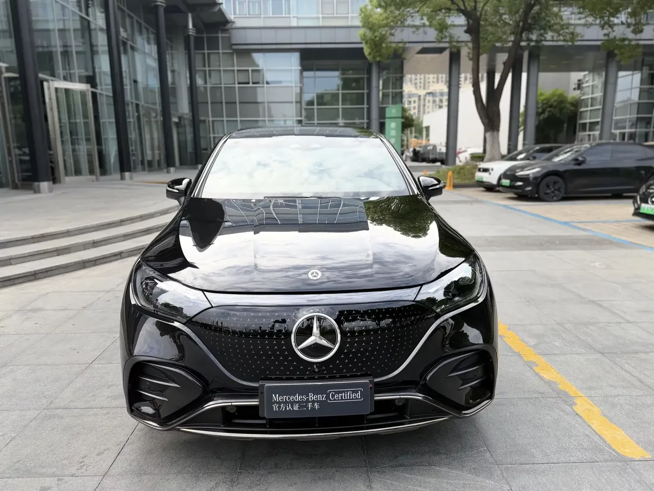 Mercedes-Benz EQE SUV