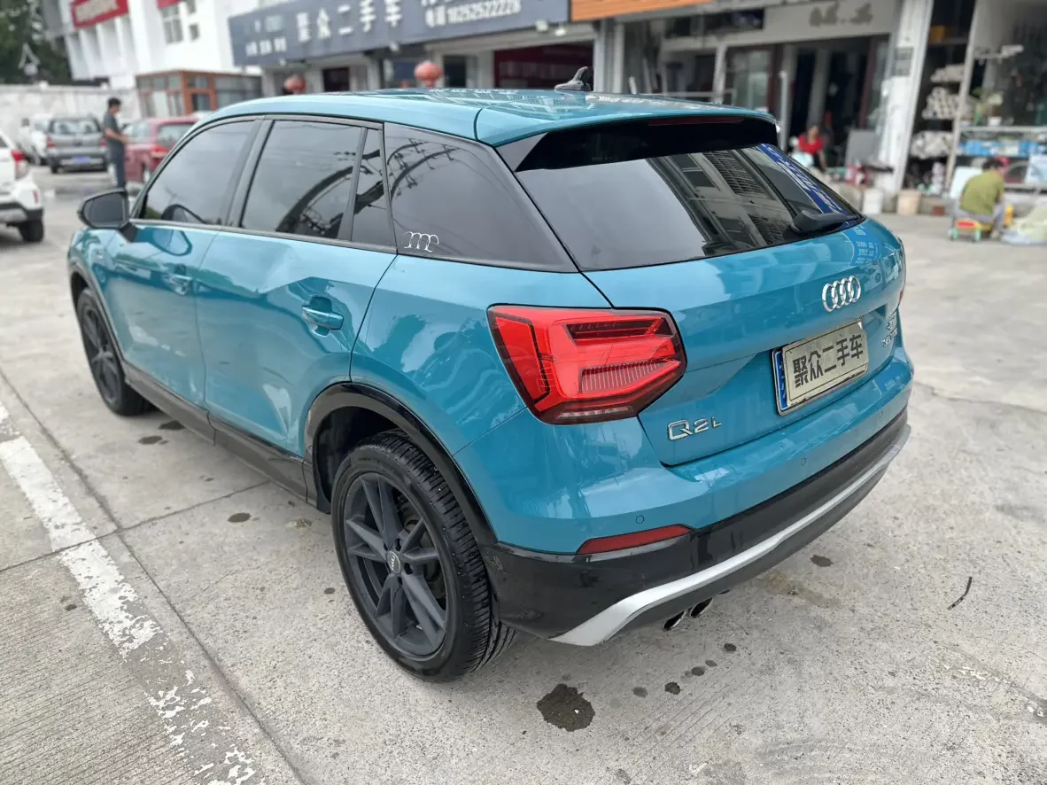 Audi Q2L