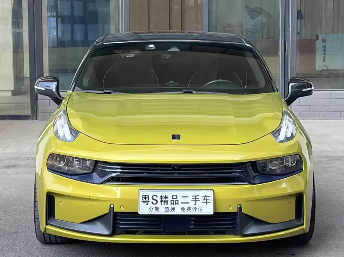 Lynk & Co 03