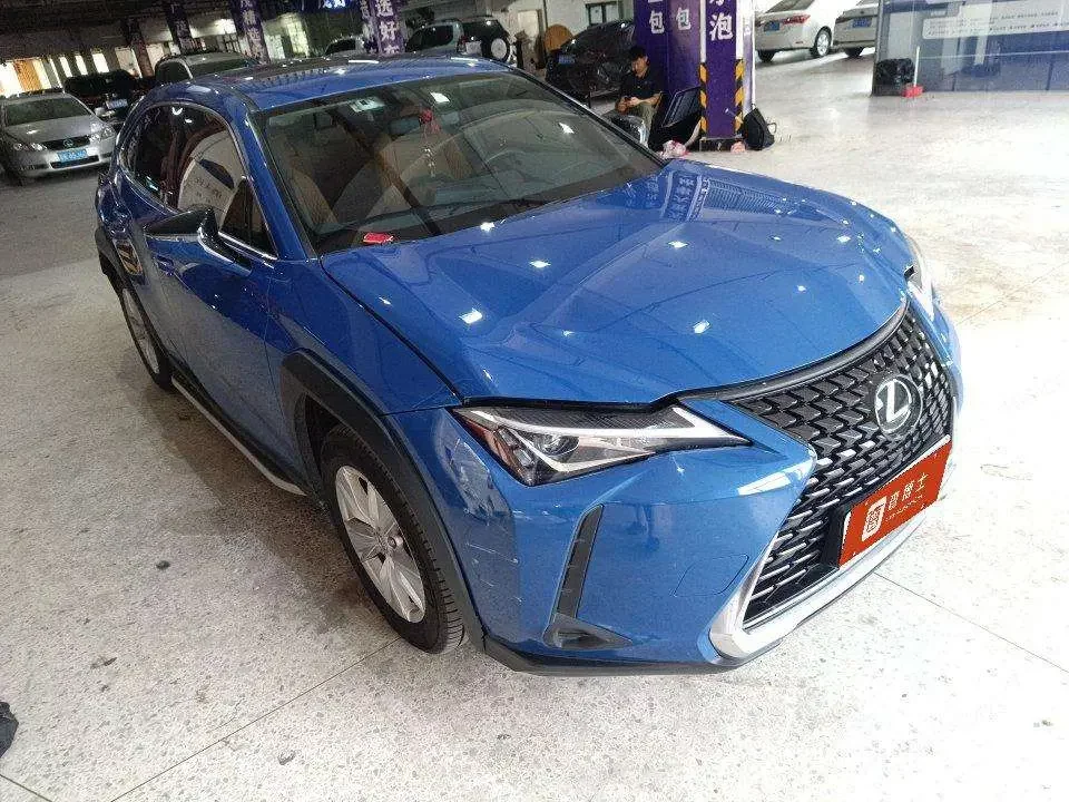 Lexus UX