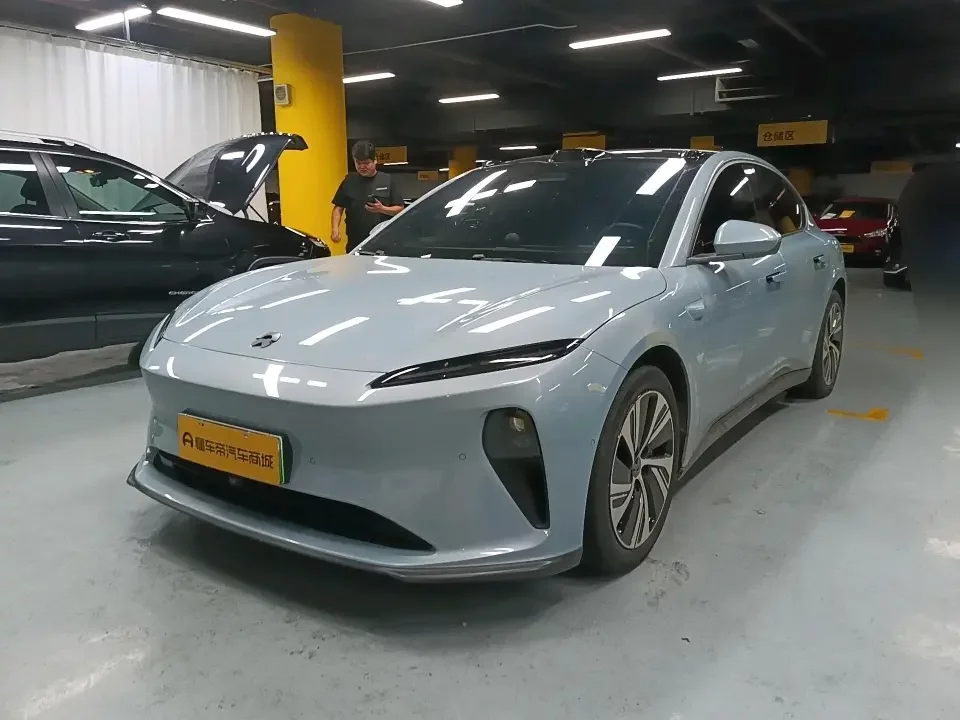 NIO ET5  из Китая