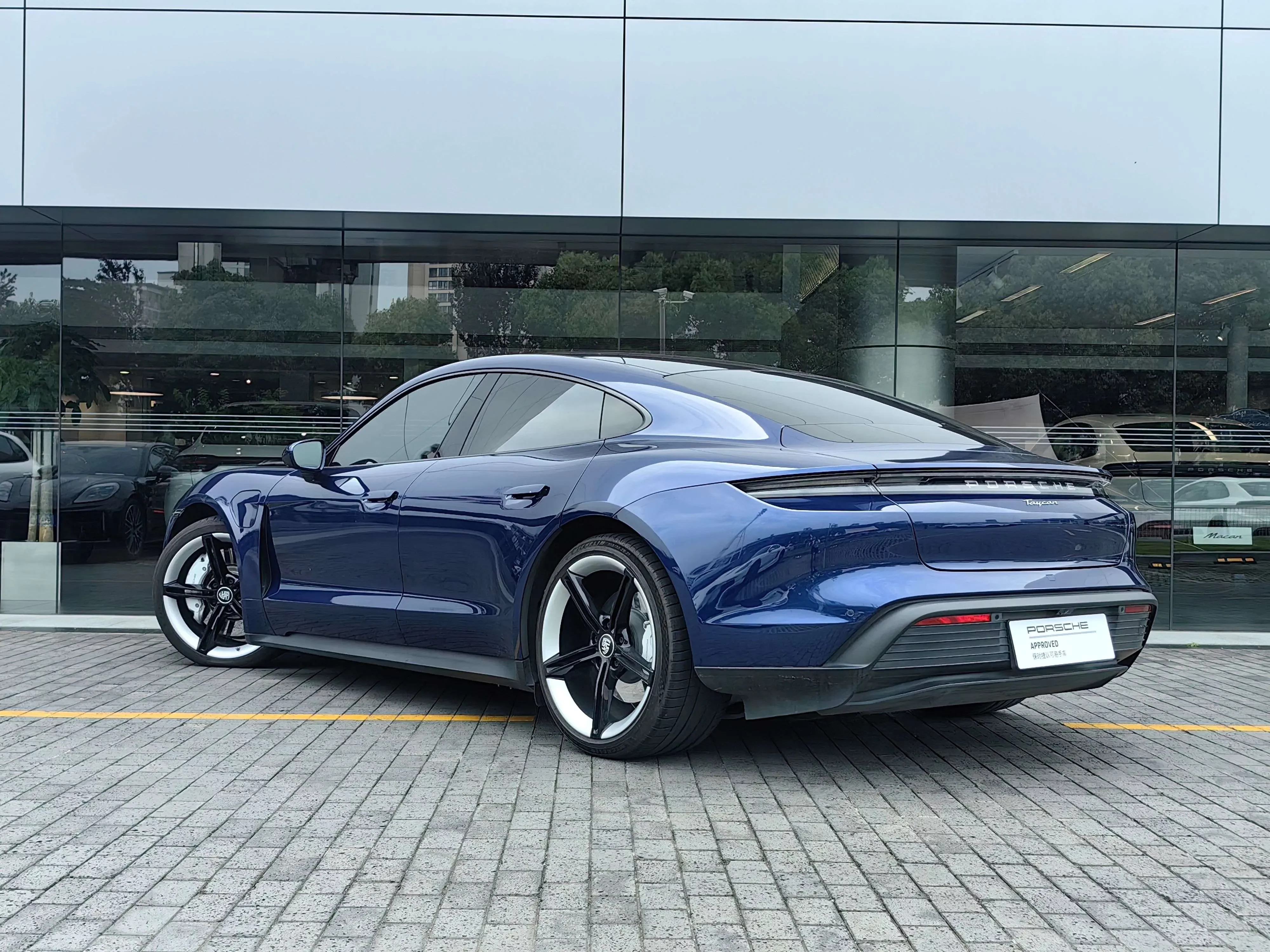 Porsche Taycan