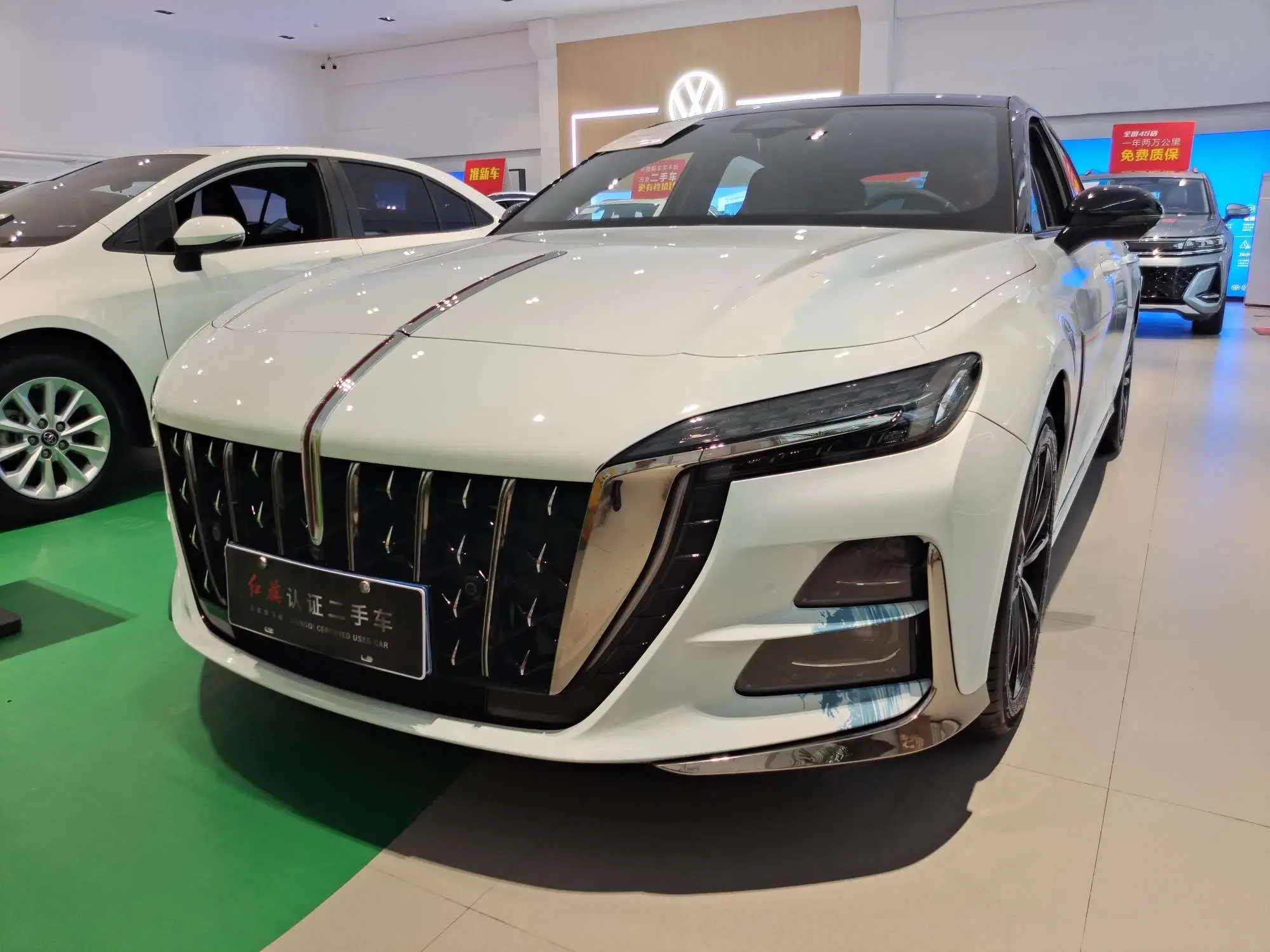 Hongqi H6