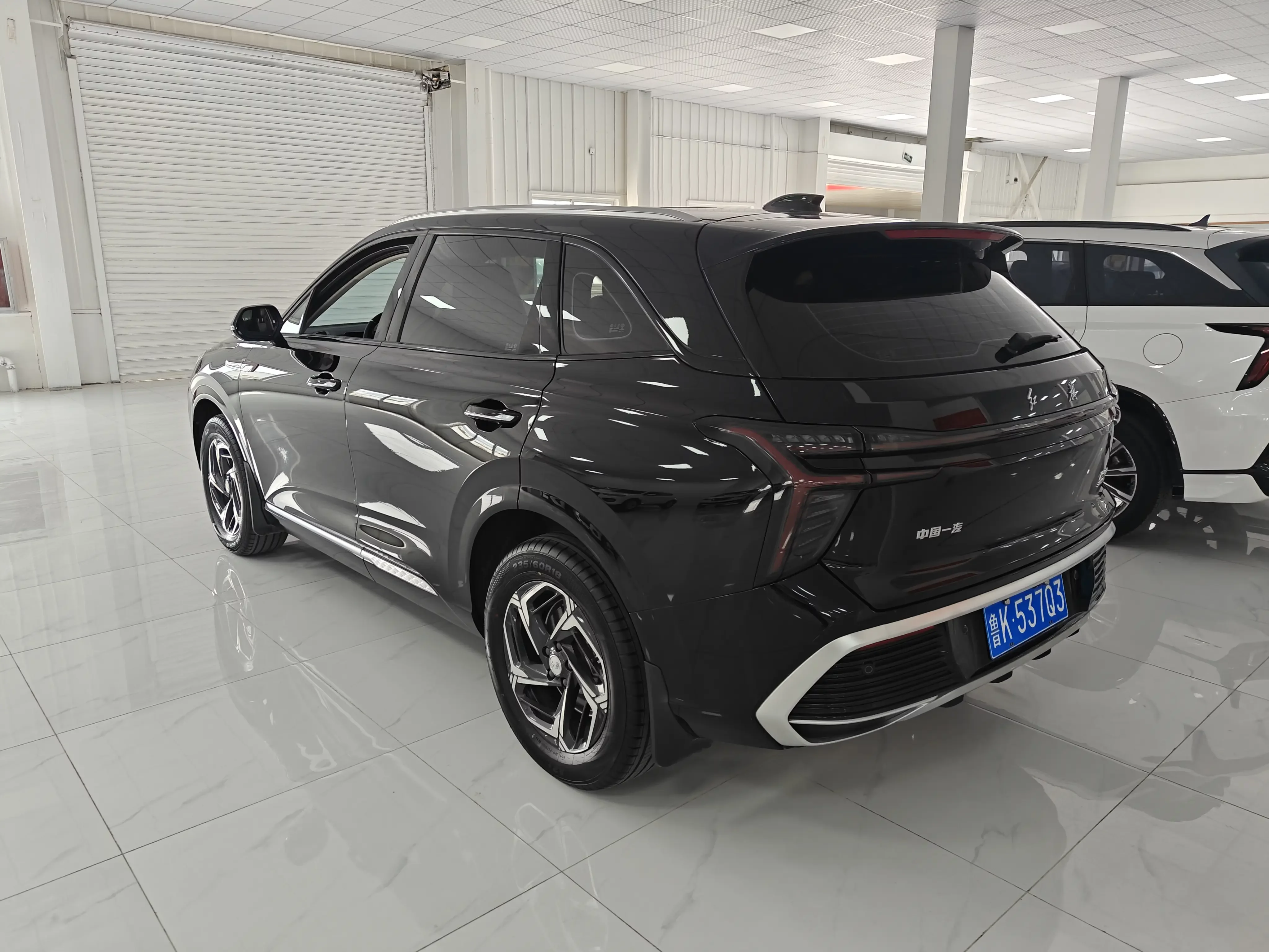 Hongqi HS3 PHEV