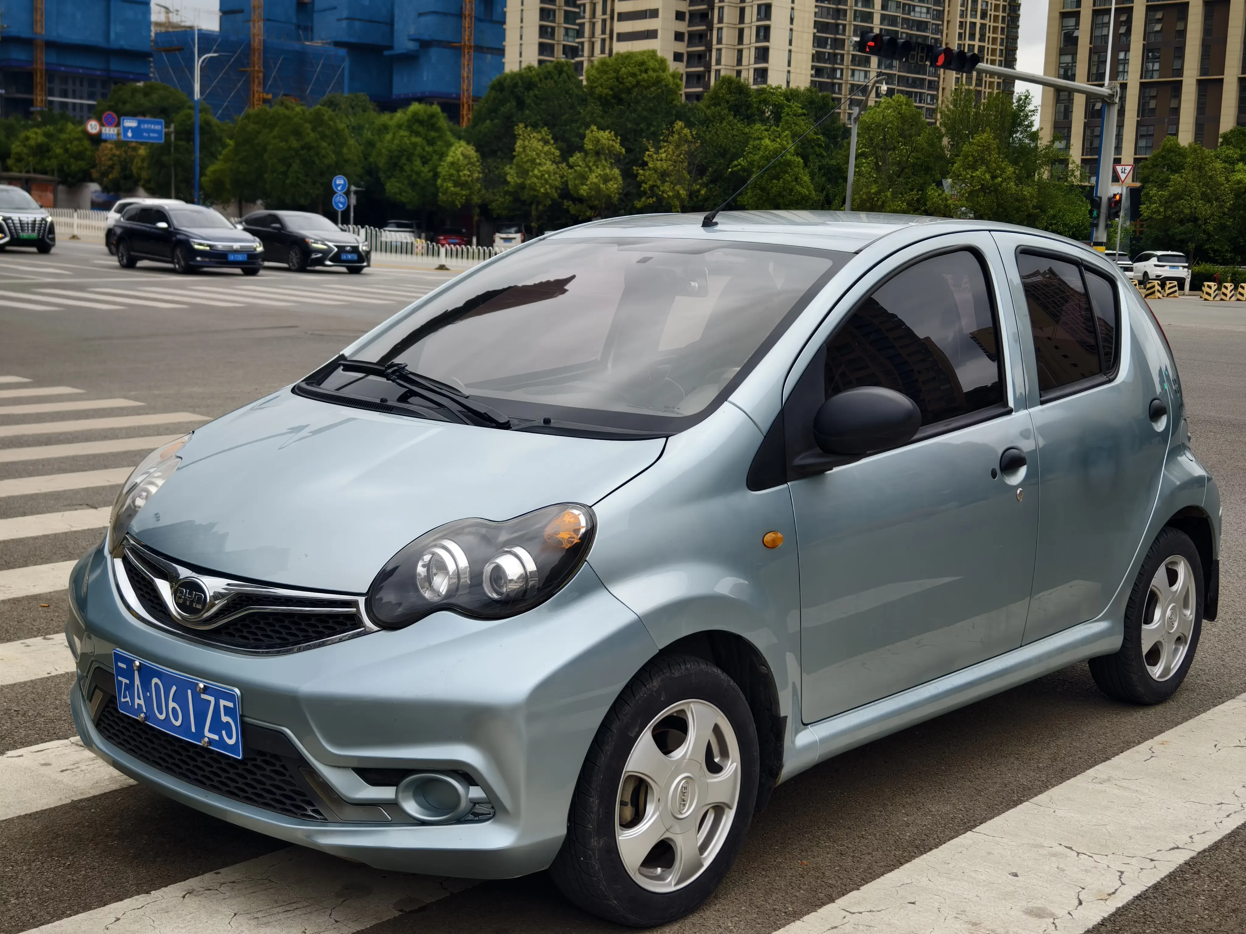 BYD F0
