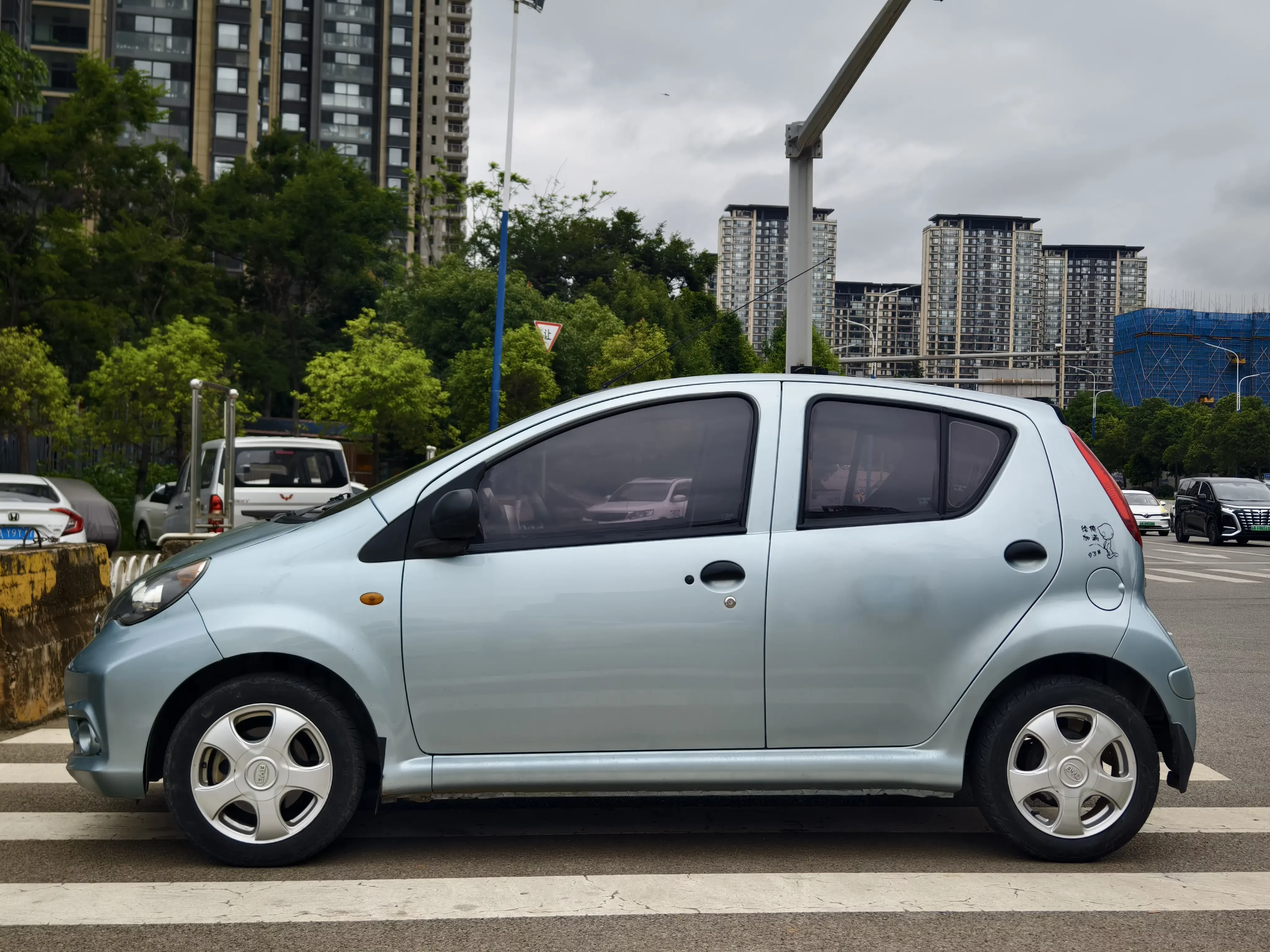BYD F0