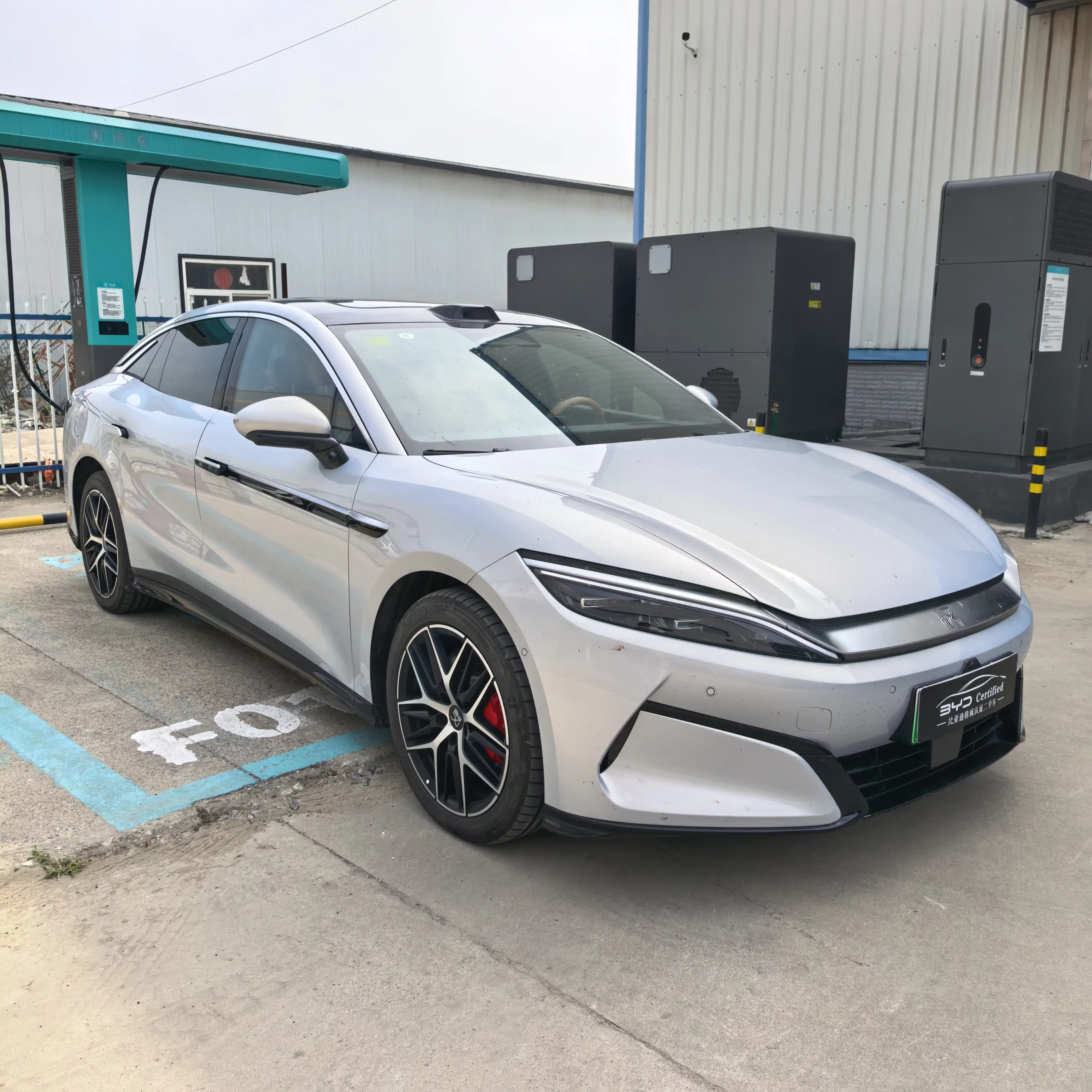 BYD Han L EV