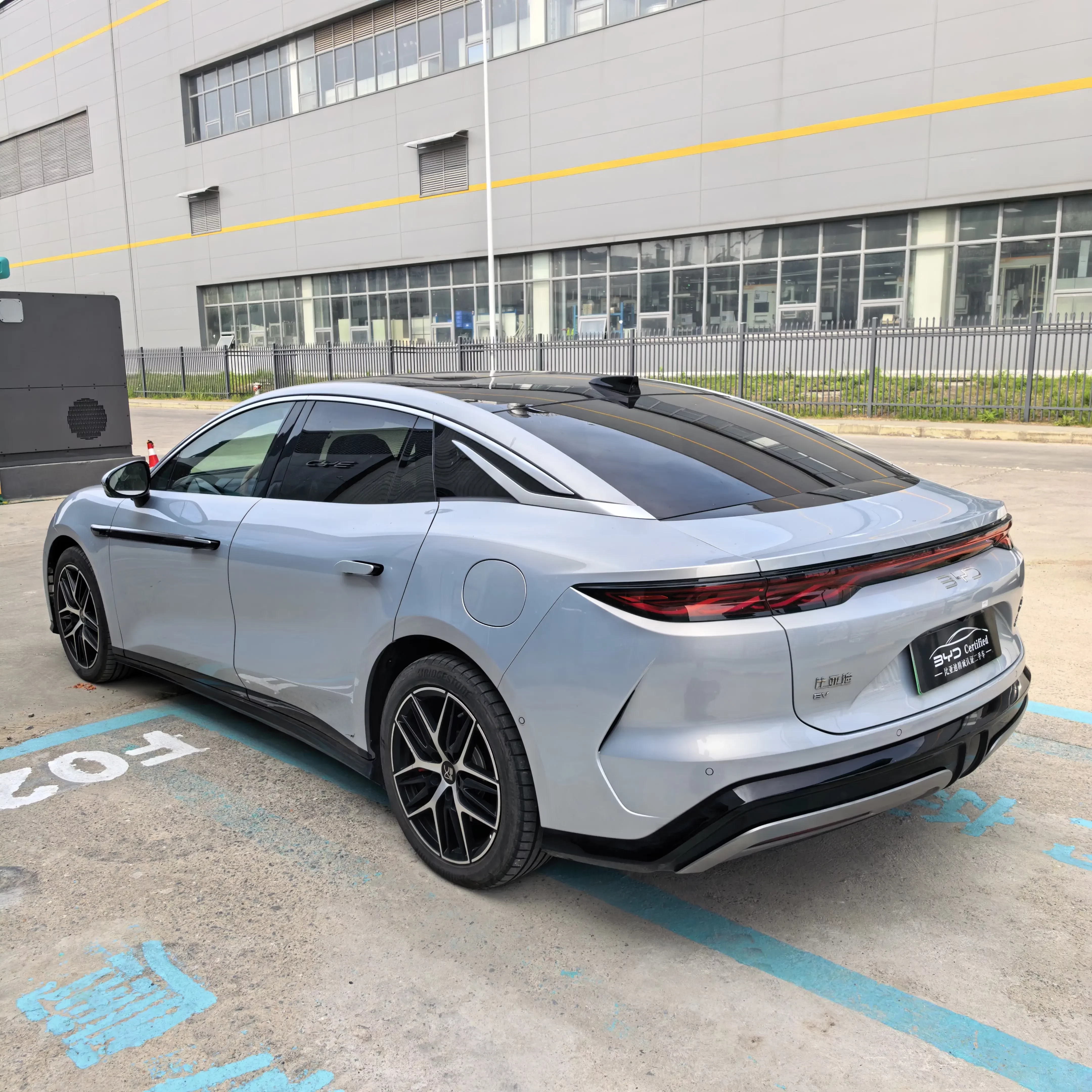 BYD Han L EV