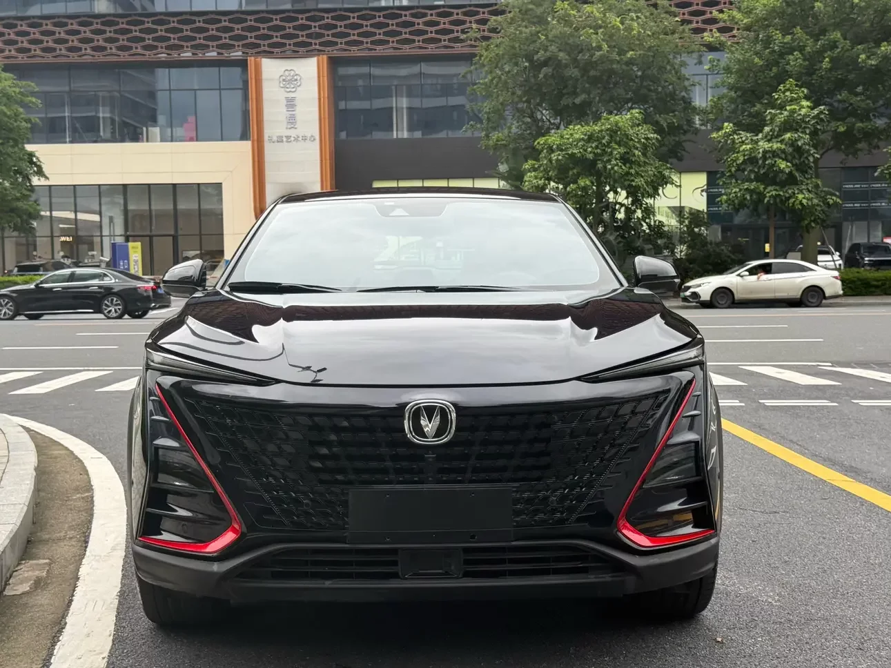 Changan UNI-T  из Китая