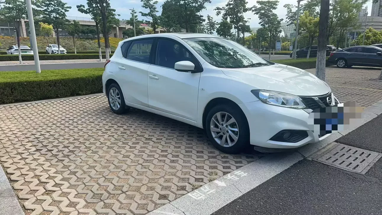 Nissan Tiida