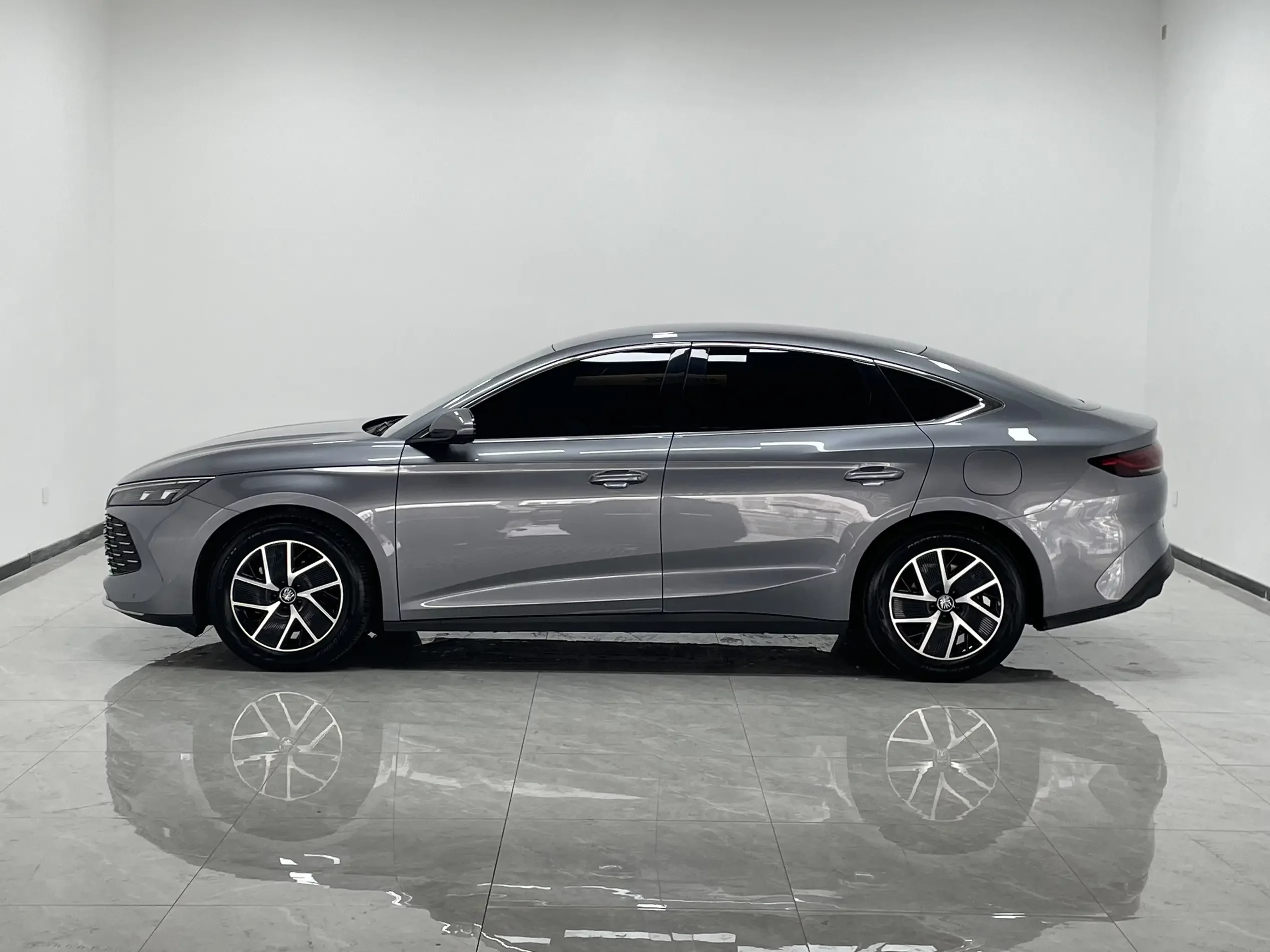 BYD Qin L DM
