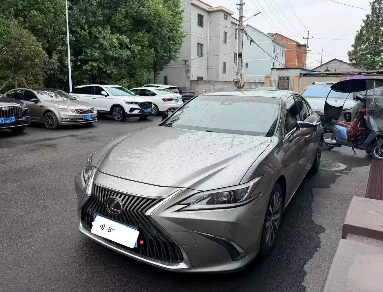 Lexus ES