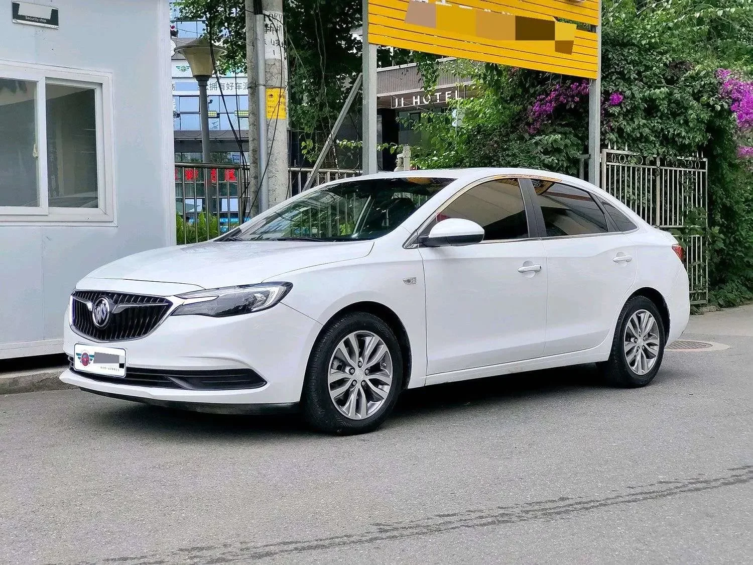 Buick Yinglang
