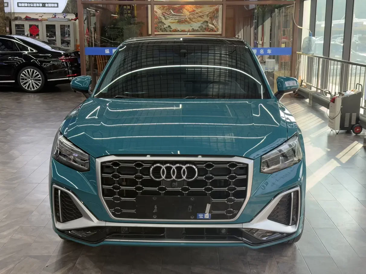 Audi Q2L