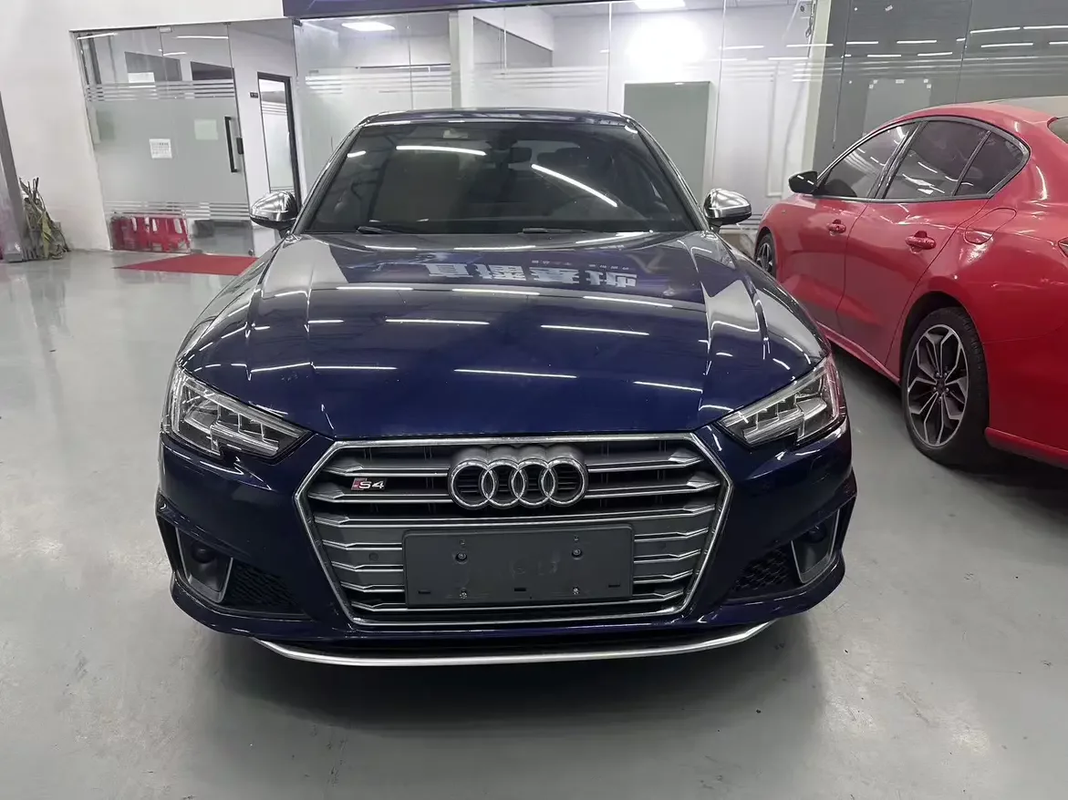 Audi S4  из Китая