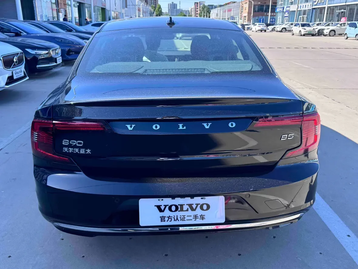 Volvo S90