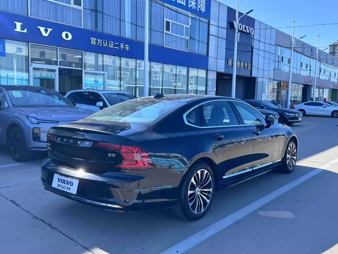 Volvo S90