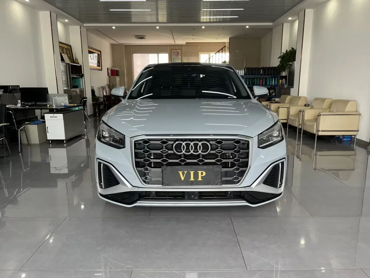 Audi Q2L