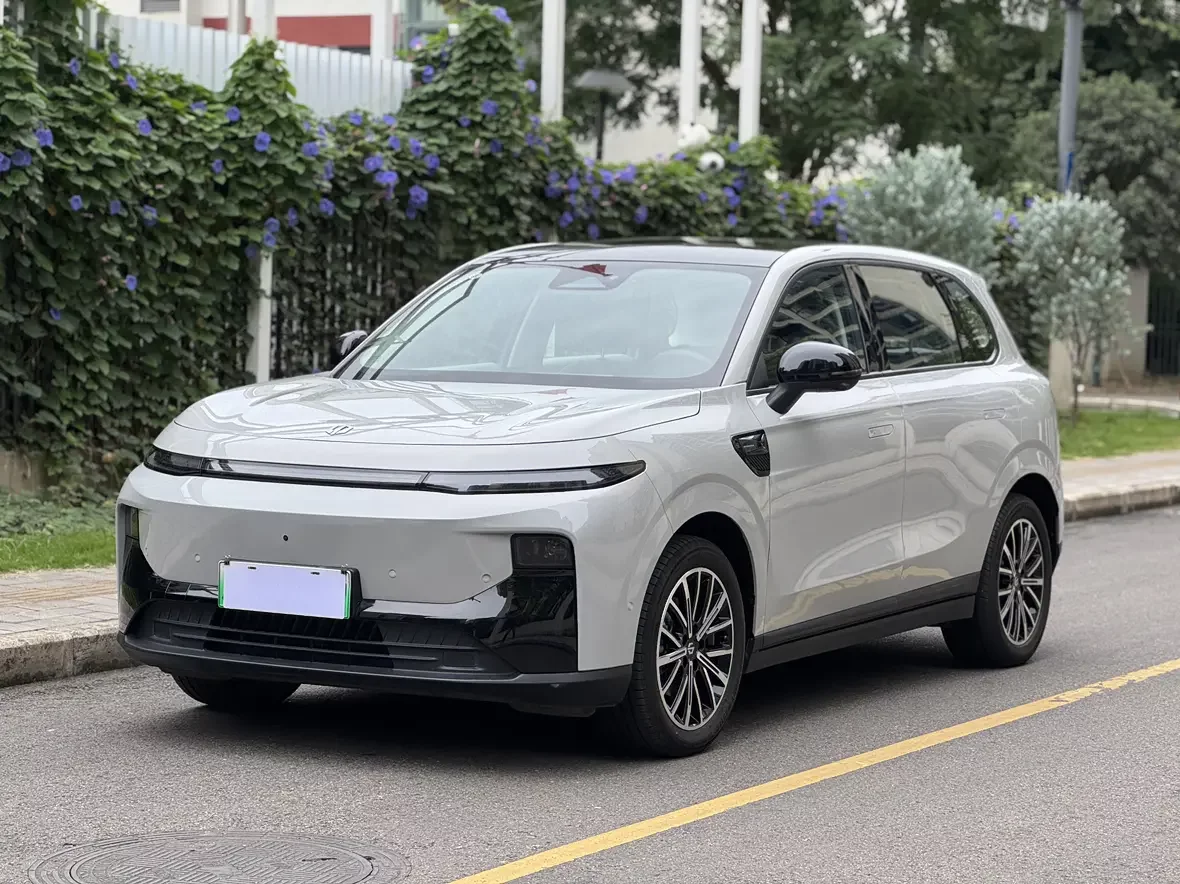 Leapmotor B10