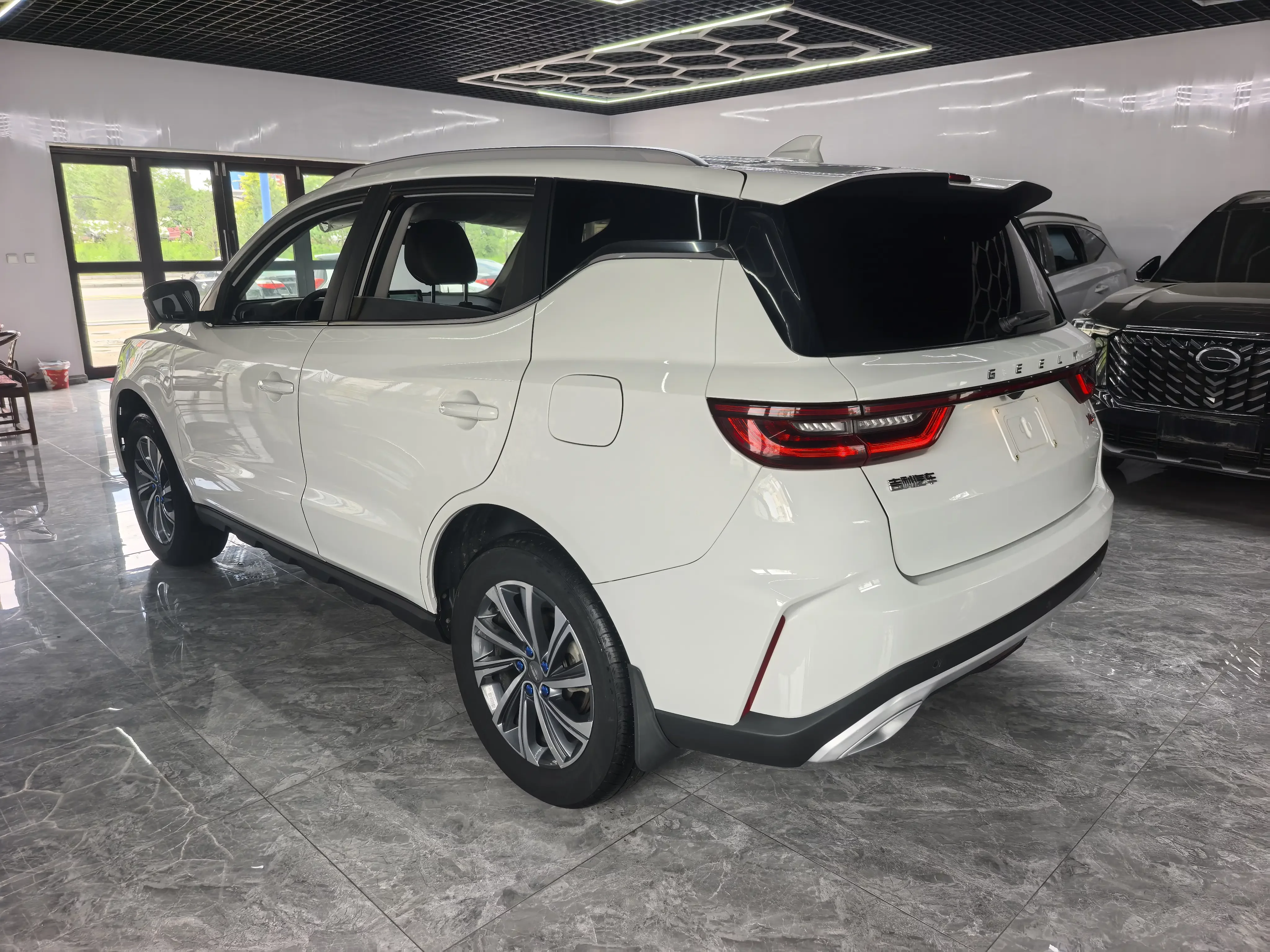 Geely Vision X6