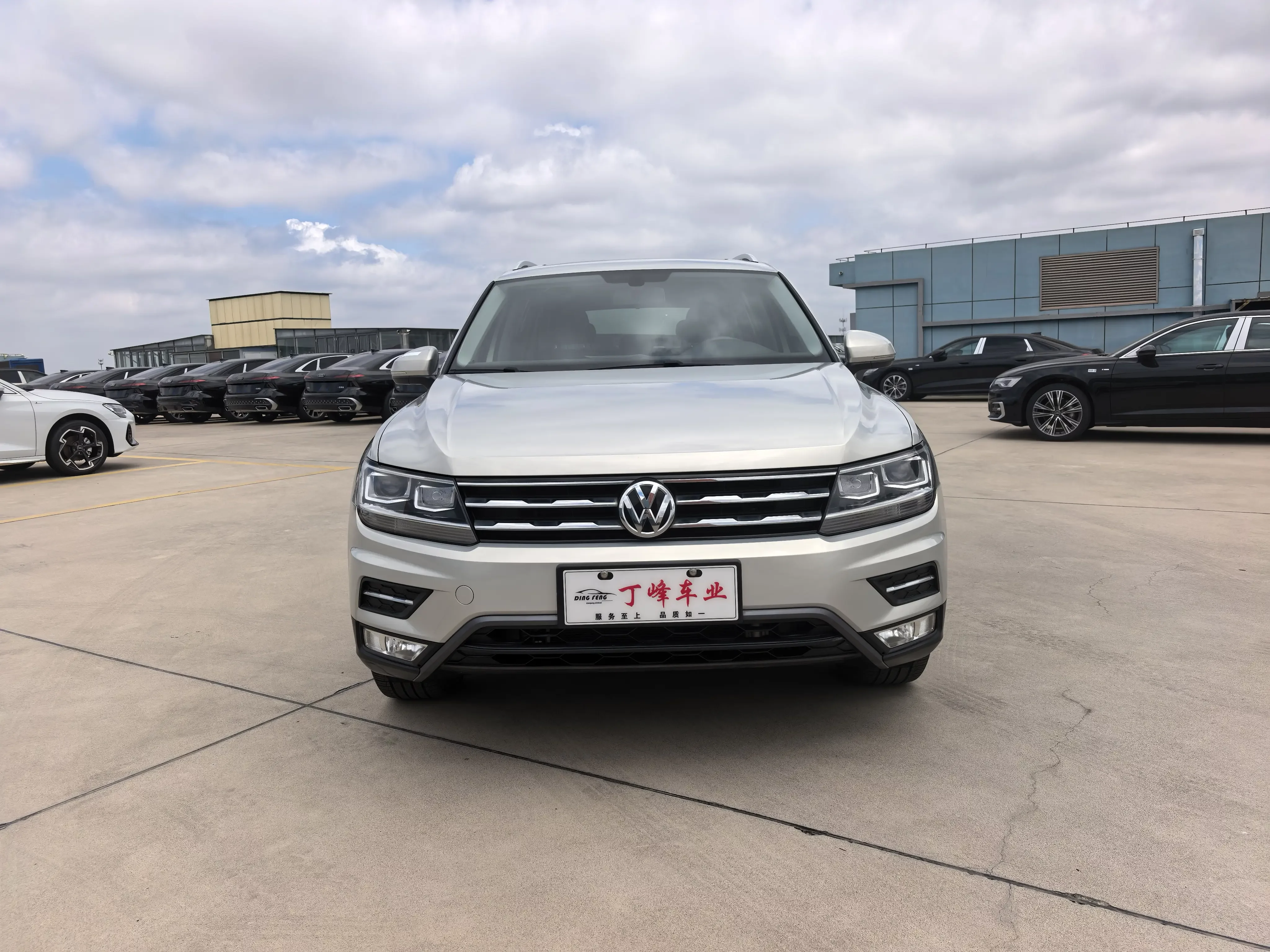 Volkswagen Tiguan L