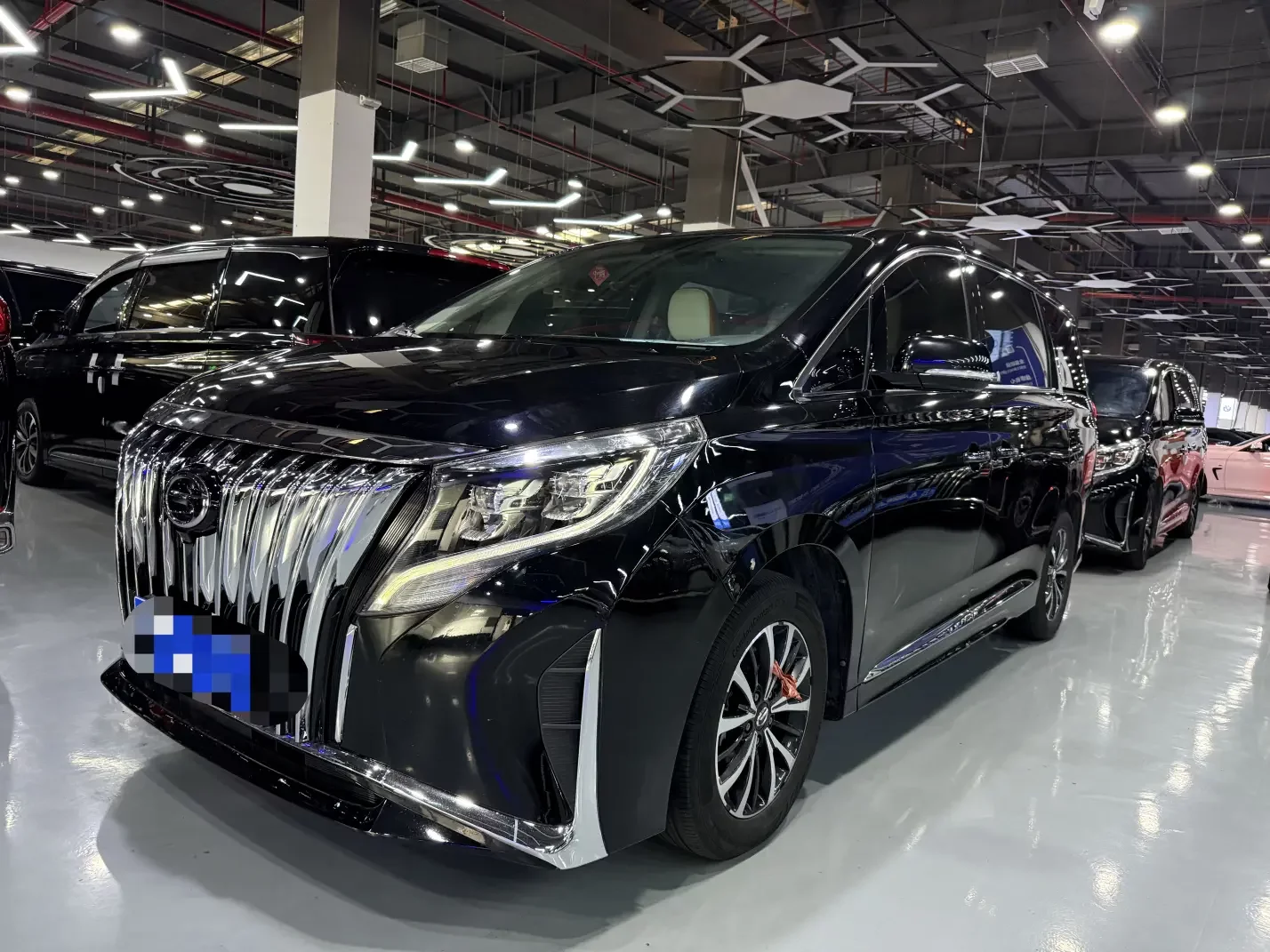 GAC Trumpchi M8  из Китая