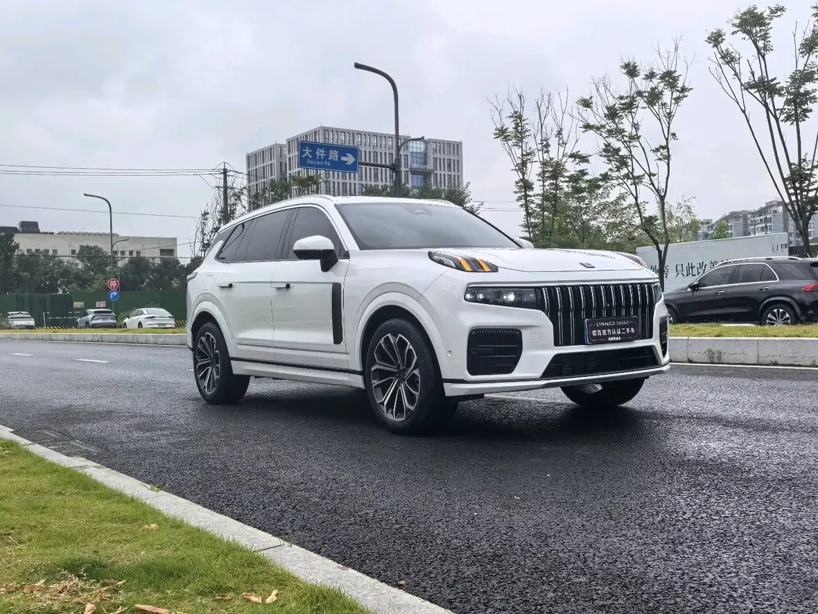 Lynk & Co 09