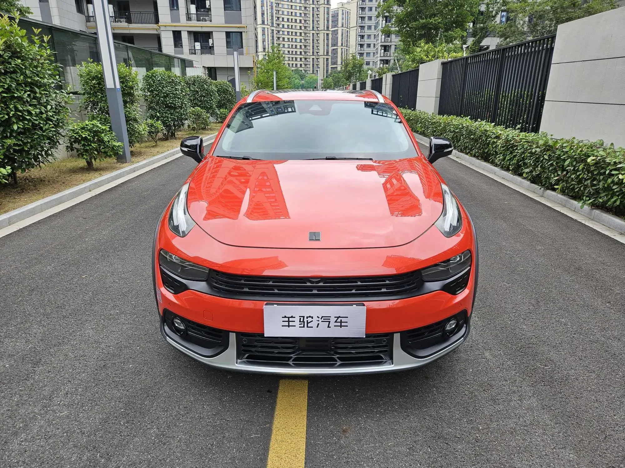 Lynk & Co 02