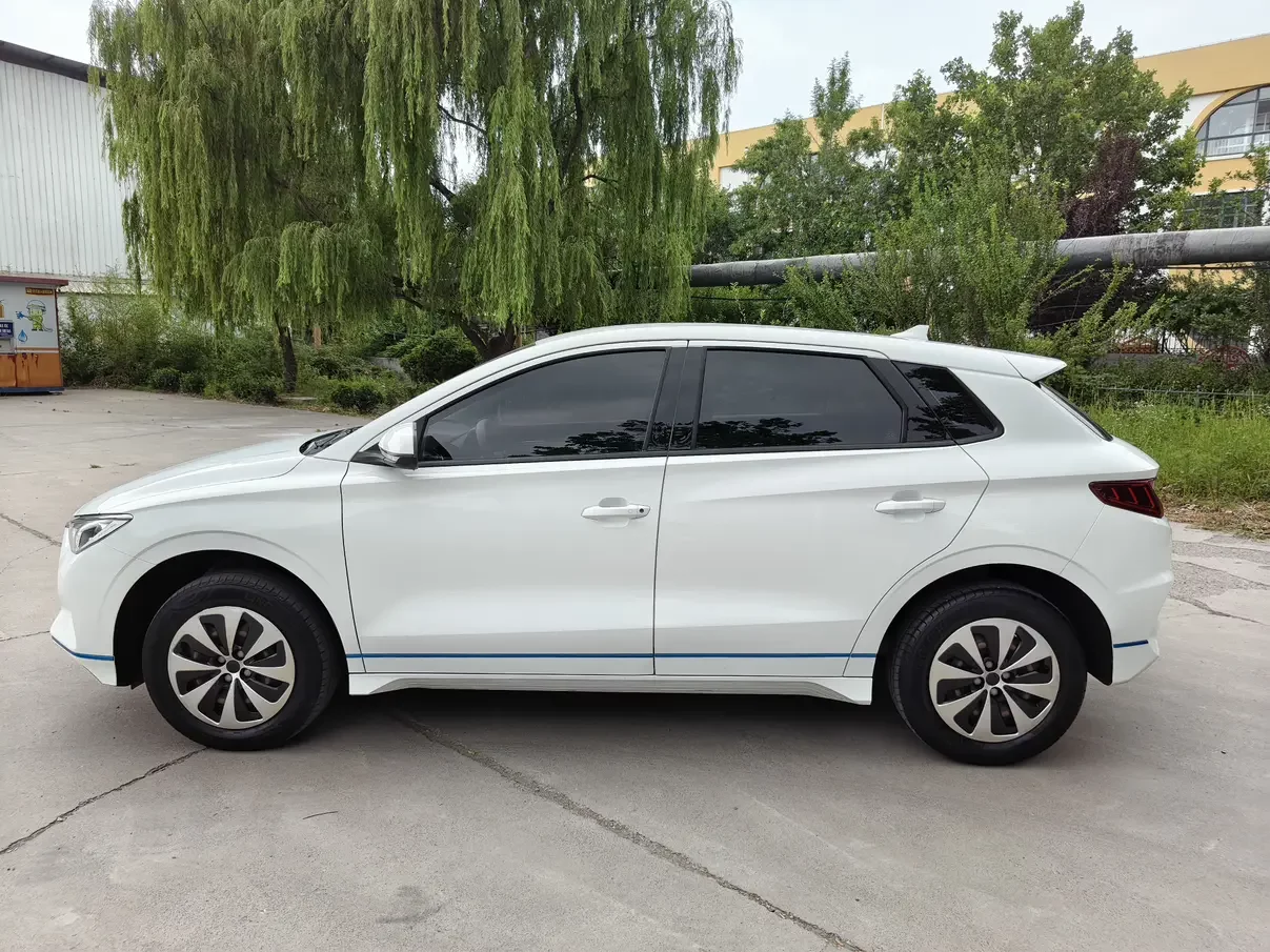 BYD e2