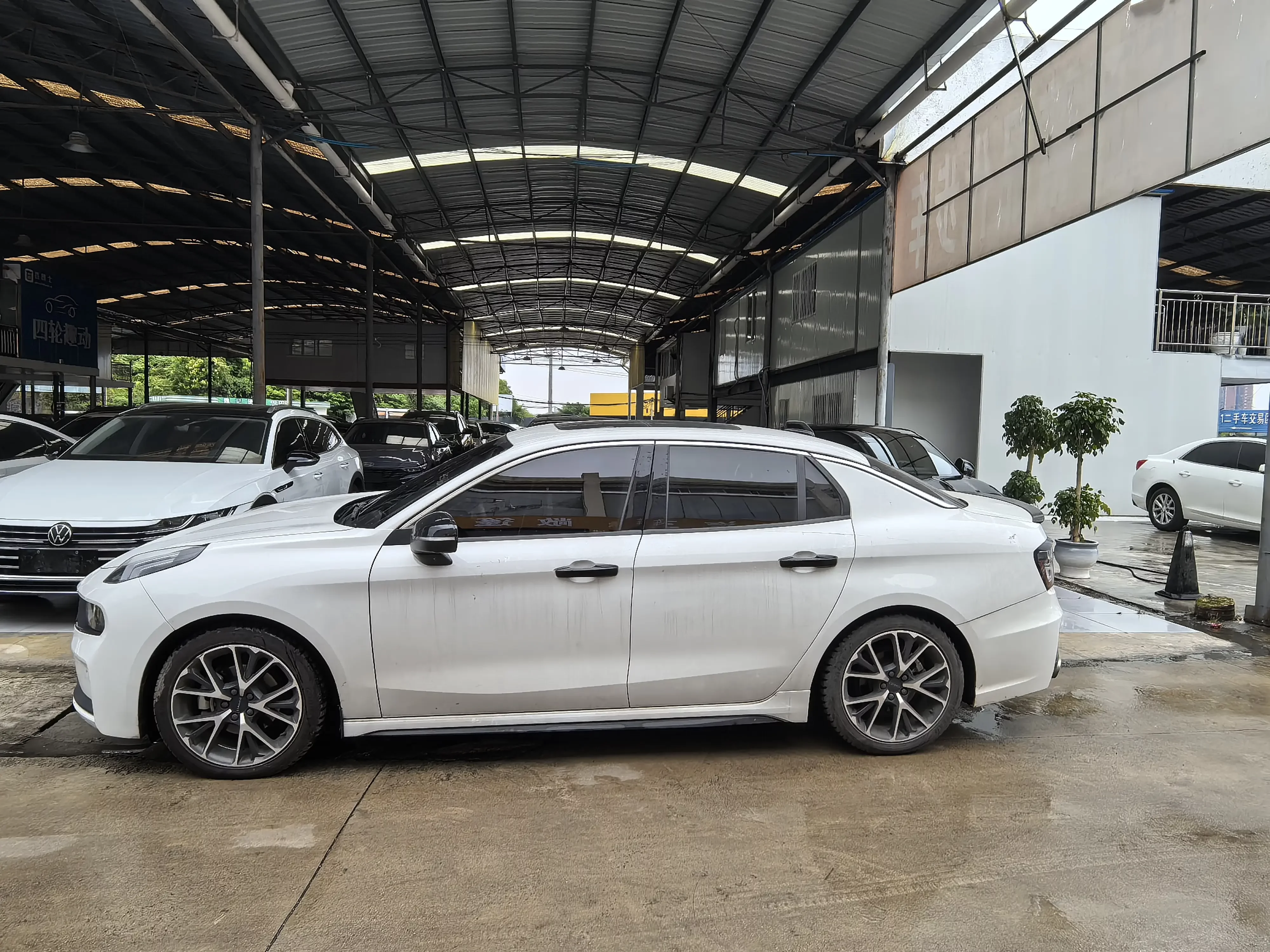 Lynk & Co 03