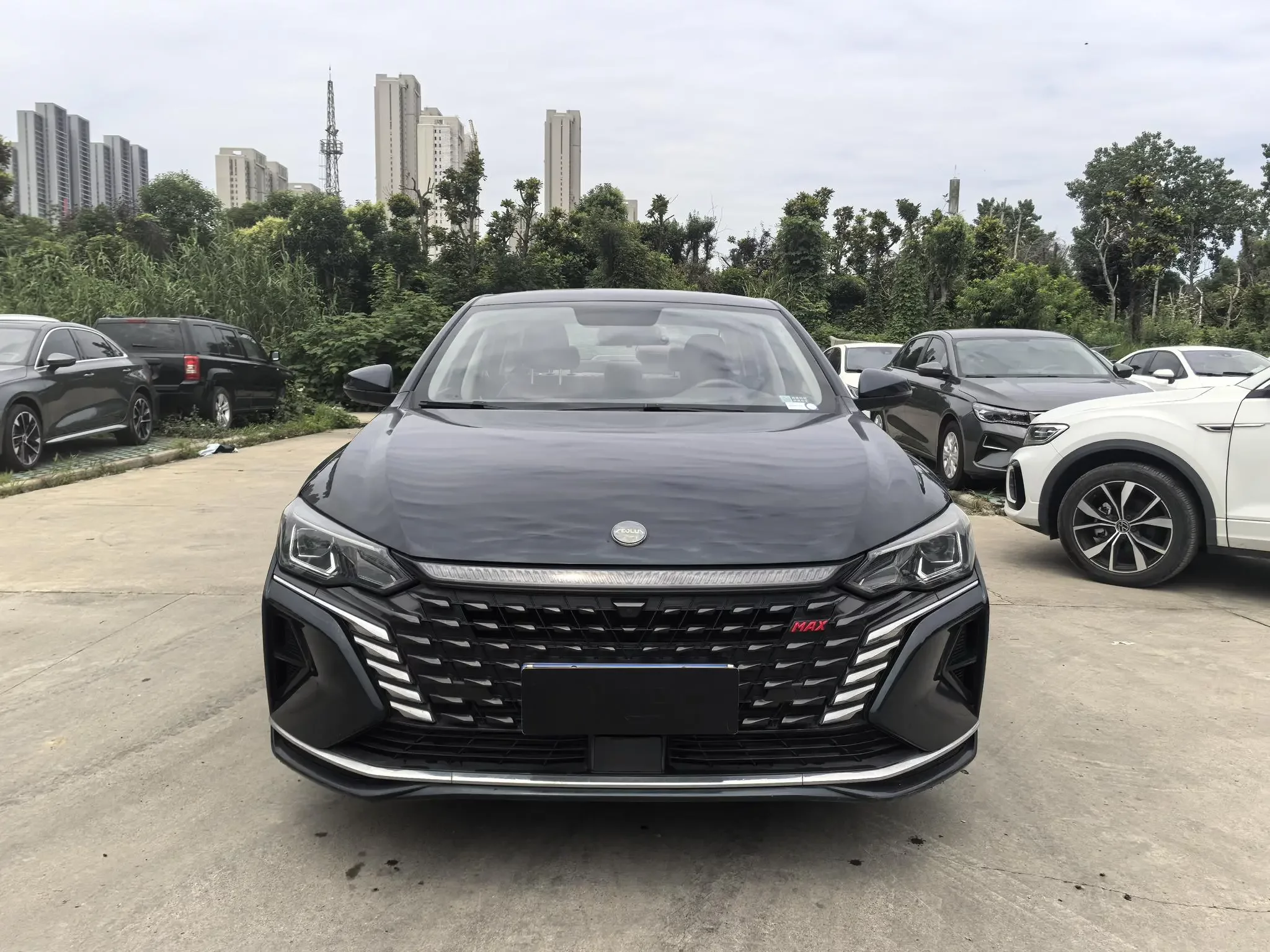 Dongfeng Yixuan MAX  из Китая