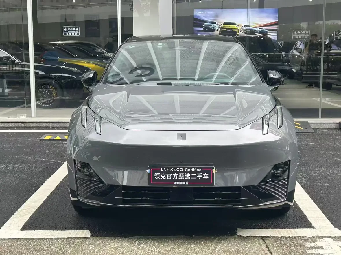 Lynk & Co Z20
