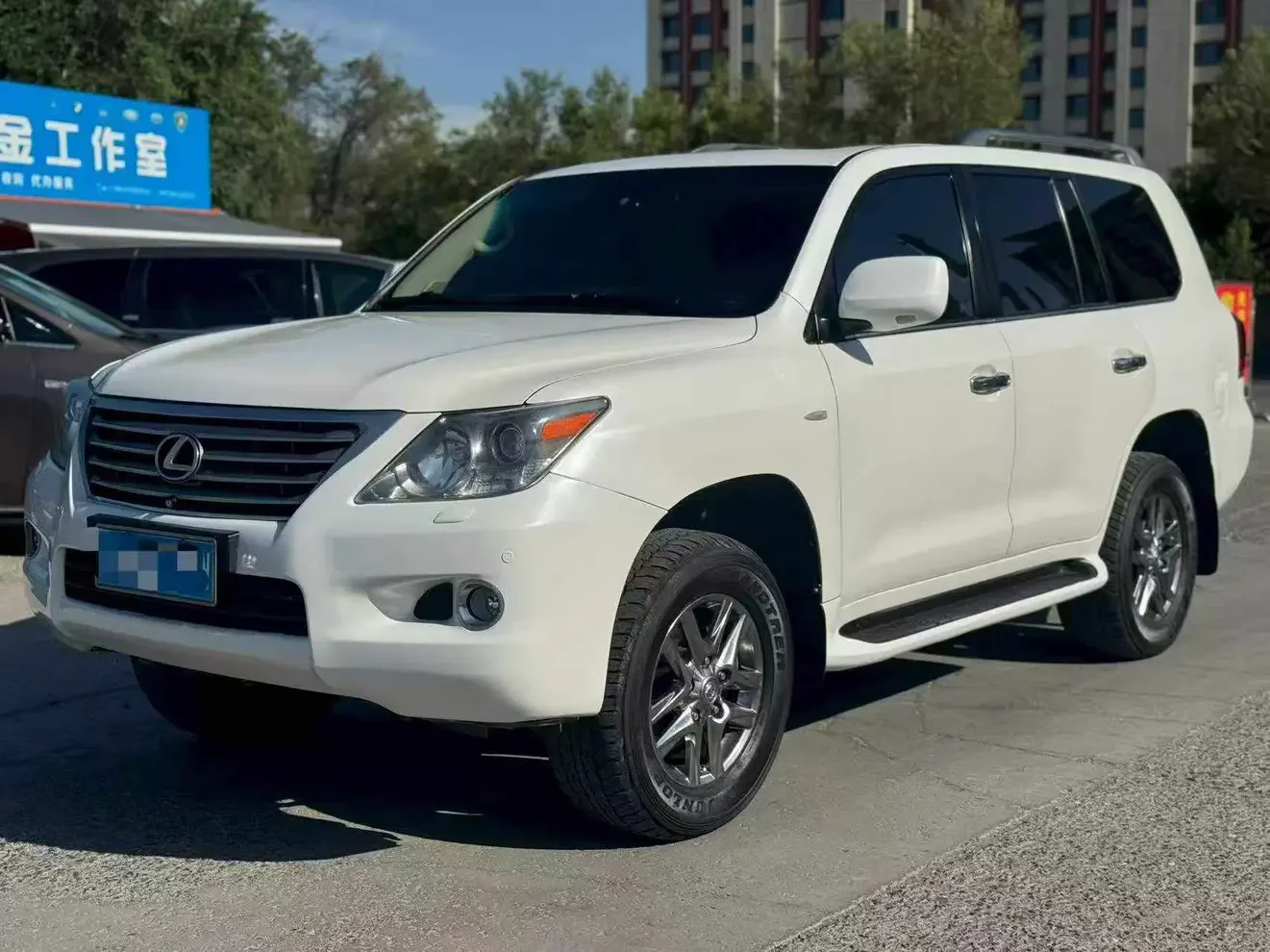 Lexus LX
