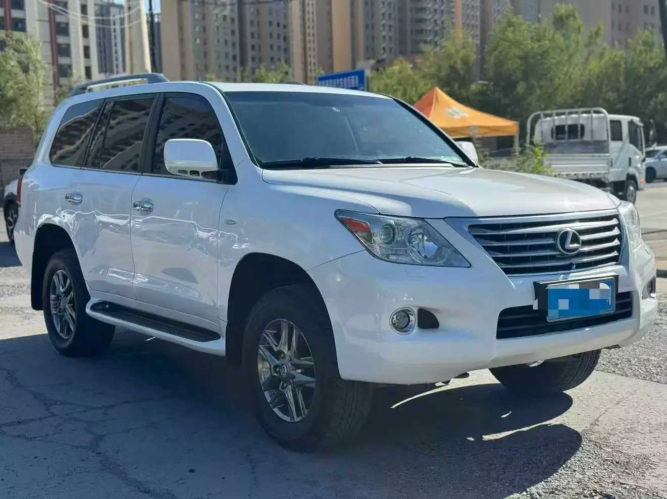 Lexus LX