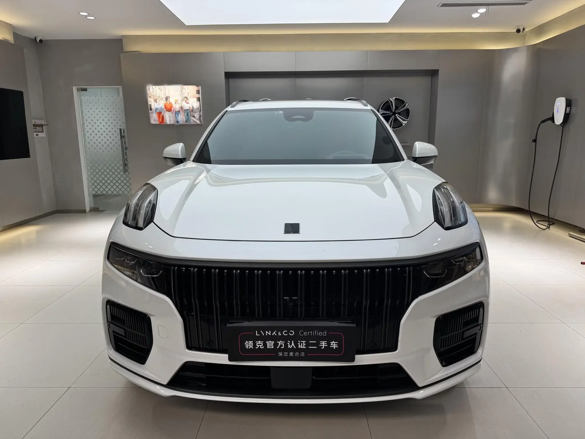 Lynk & Co 09 EM-P