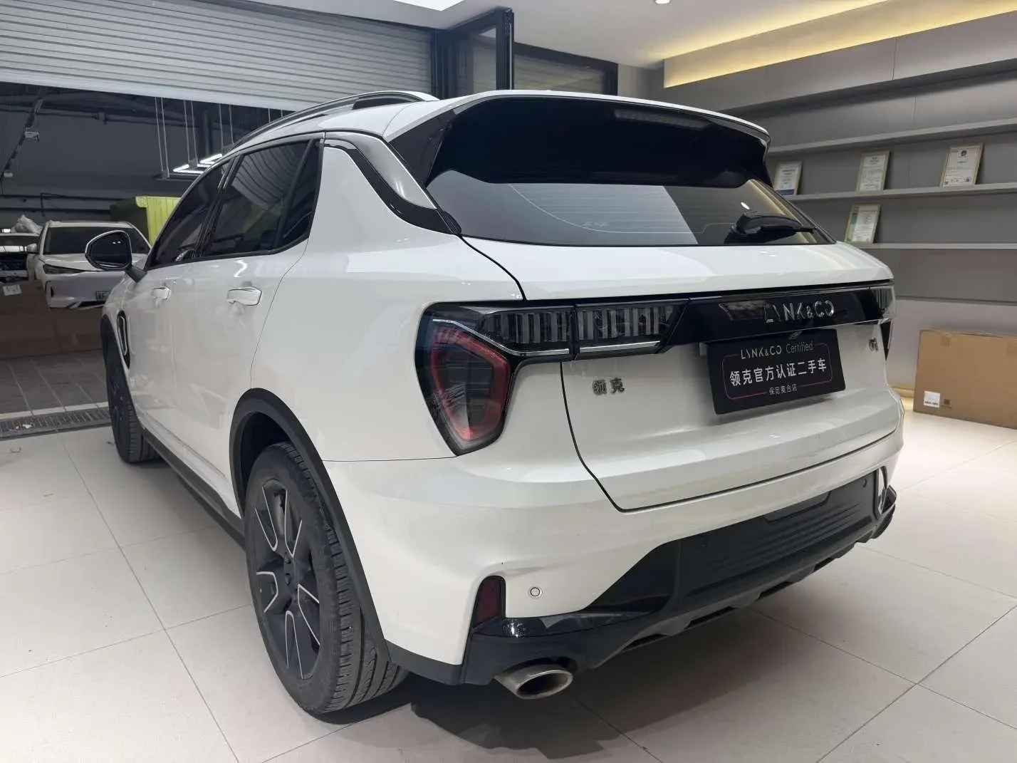 Lynk & Co 01