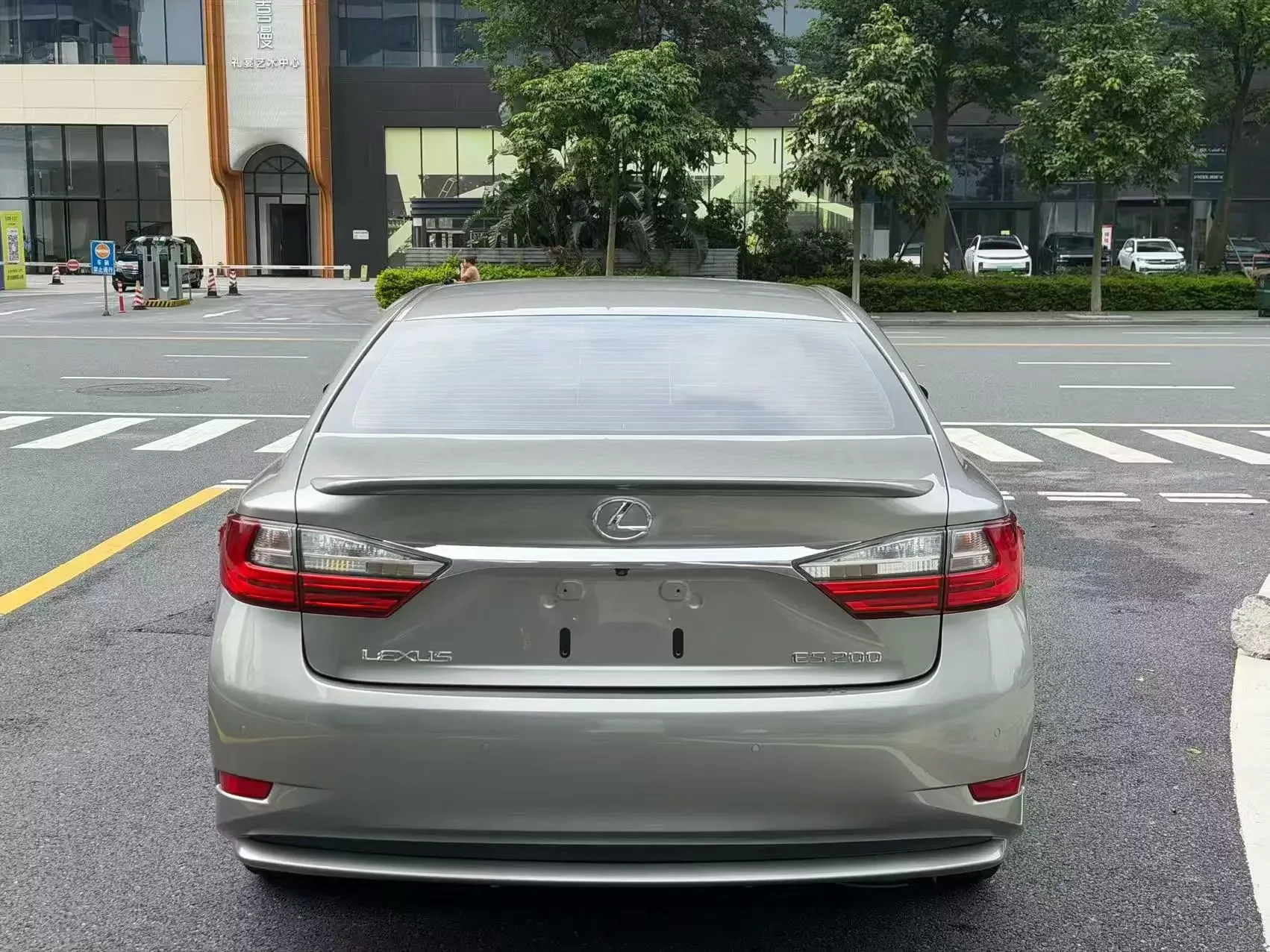 Lexus ES