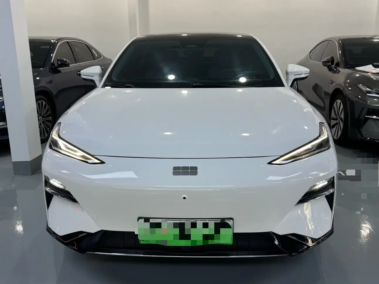 Geely Galaxy E8