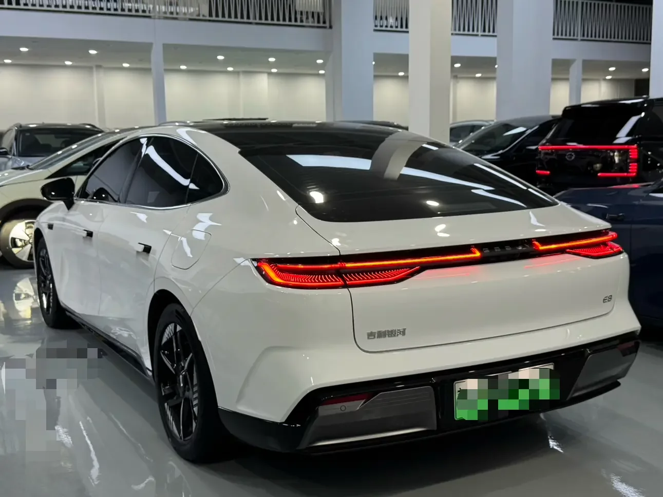 Geely Galaxy E8