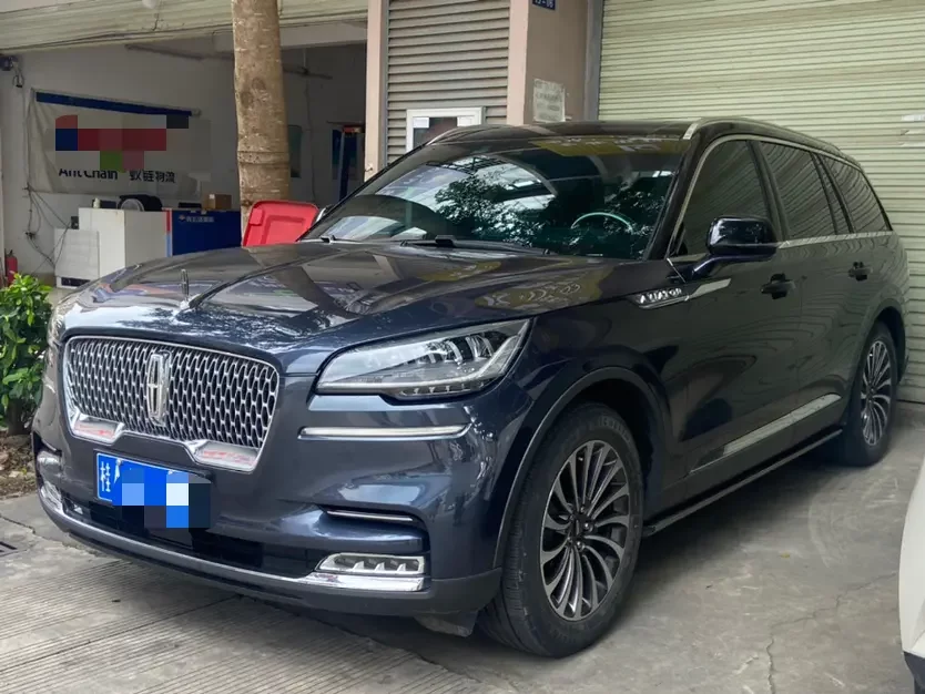 Lincoln aviator