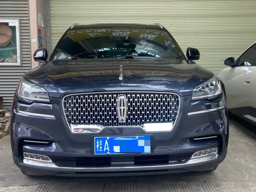Lincoln aviator