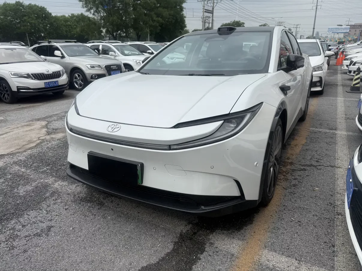 Toyota bZ5