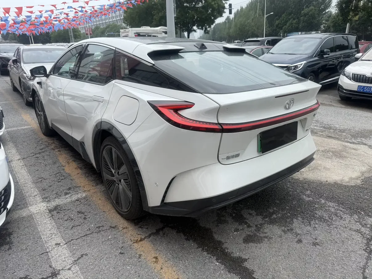 Toyota bZ5