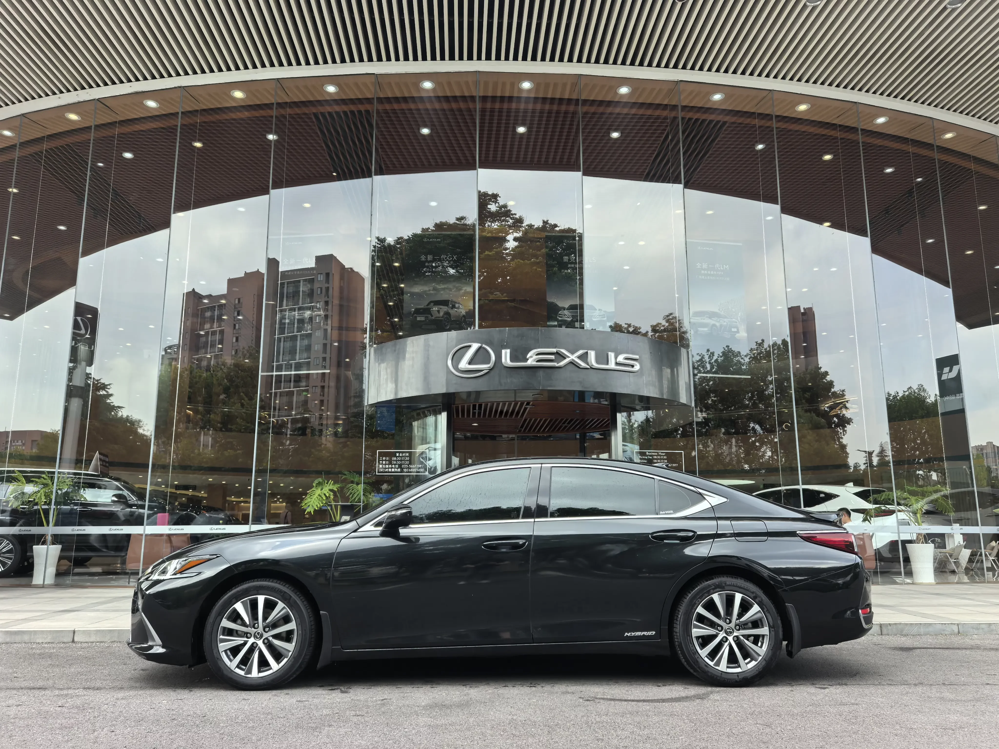 Lexus ES