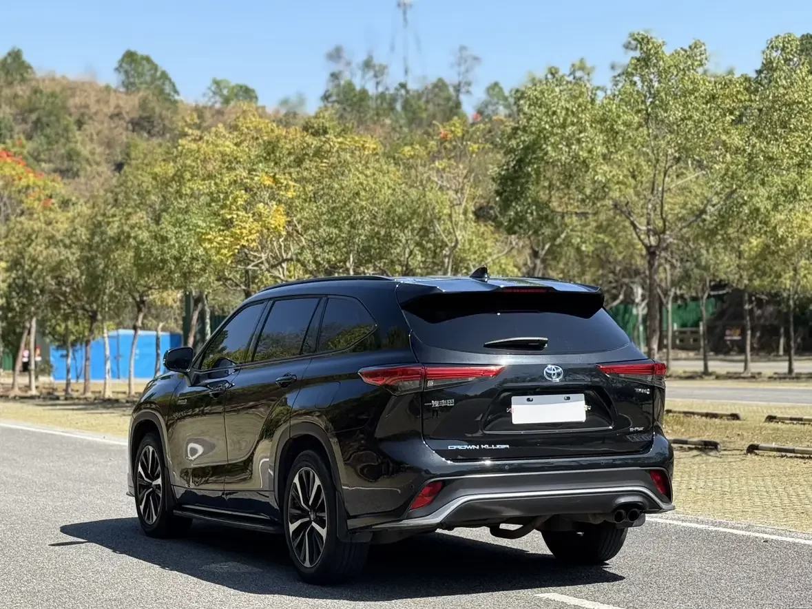 Toyota Crown Kluger
