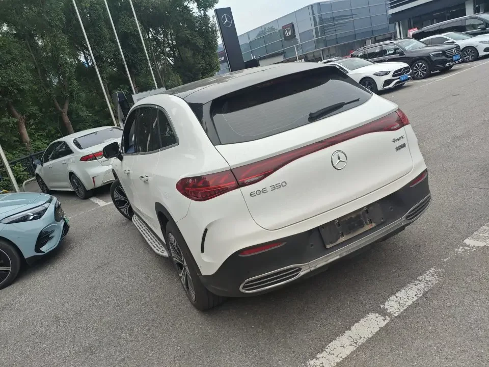 Mercedes-Benz EQE SUV