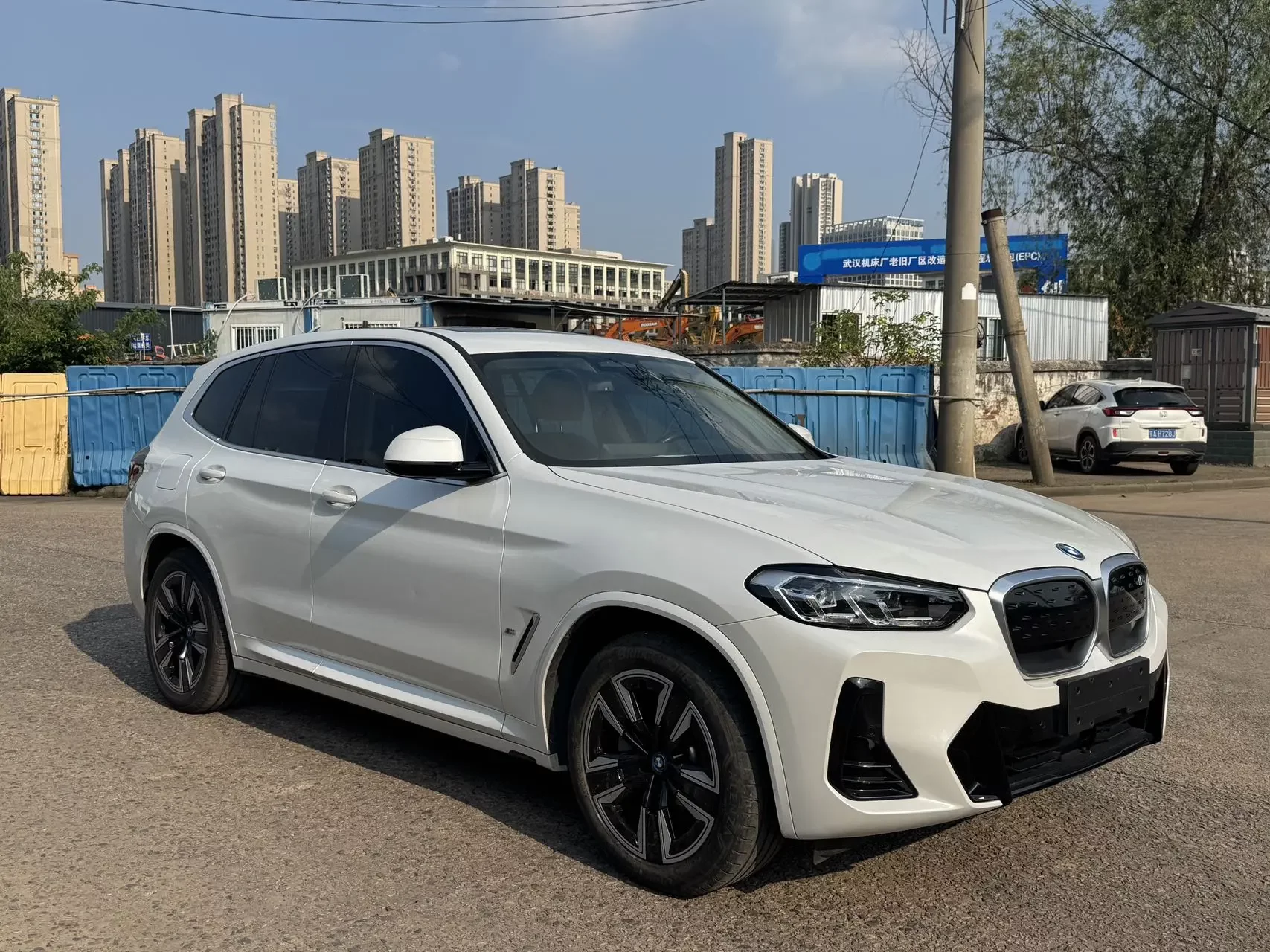BMW iX3